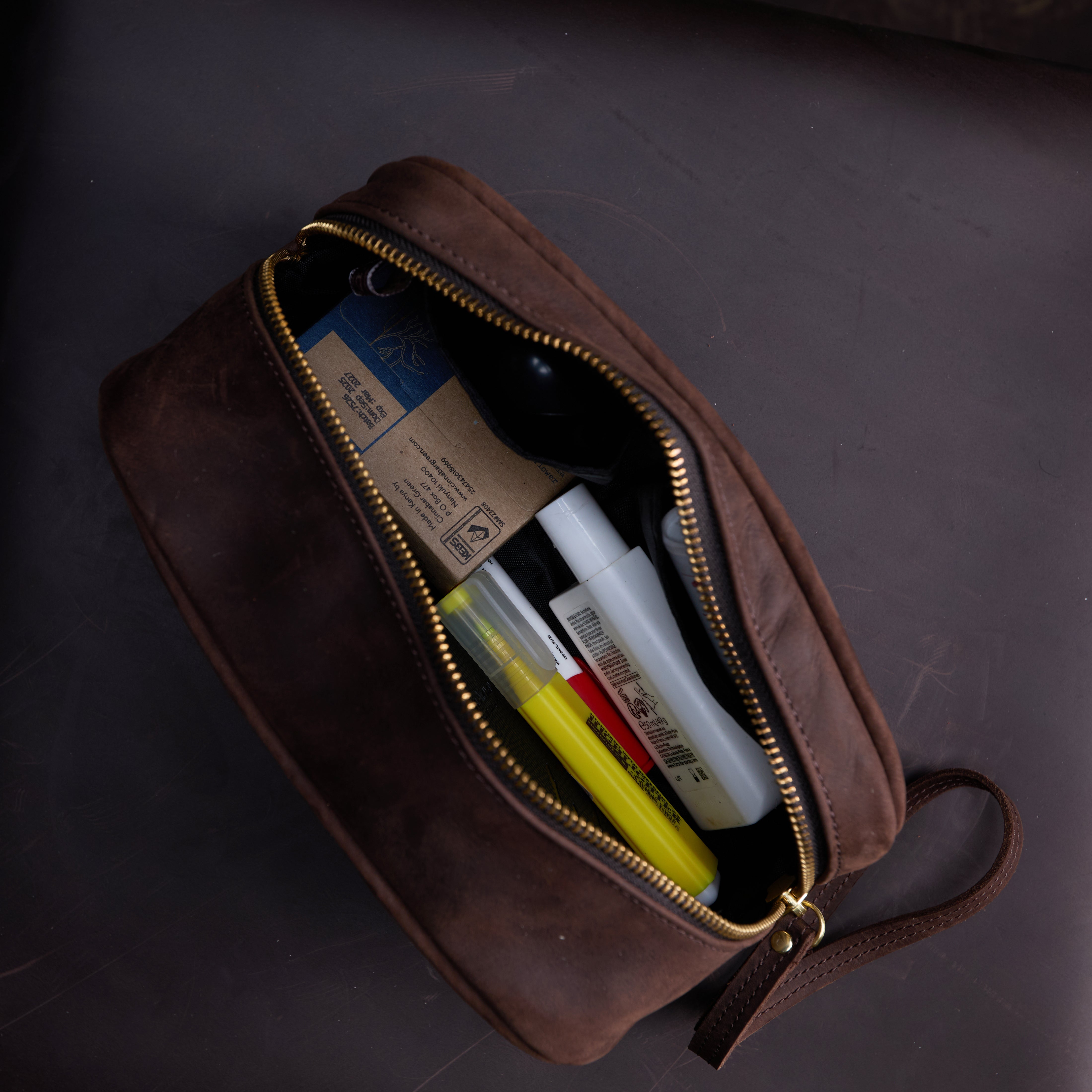 Pull-up Leather Weekend Washbag