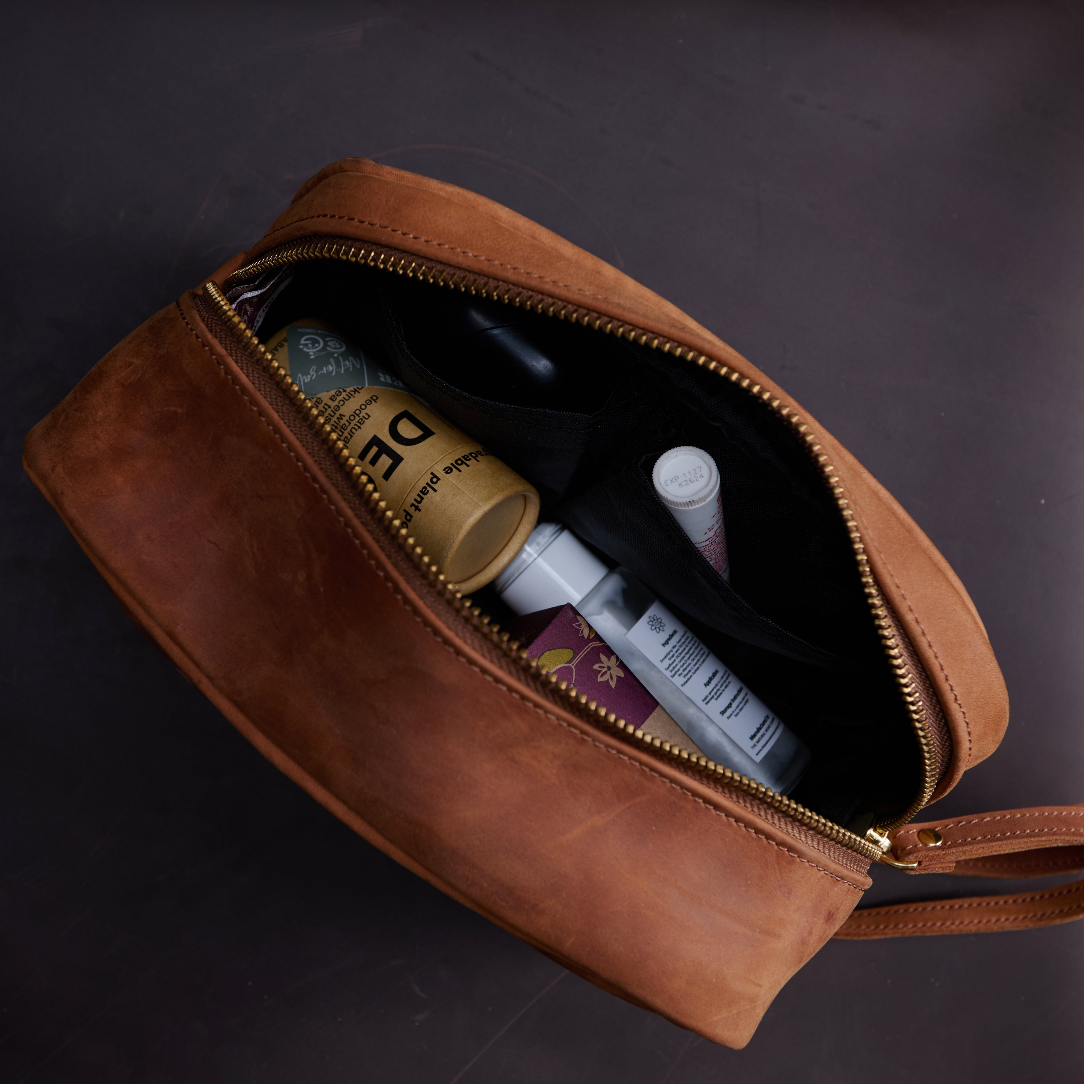 Pull-up Leather Weekend Washbag