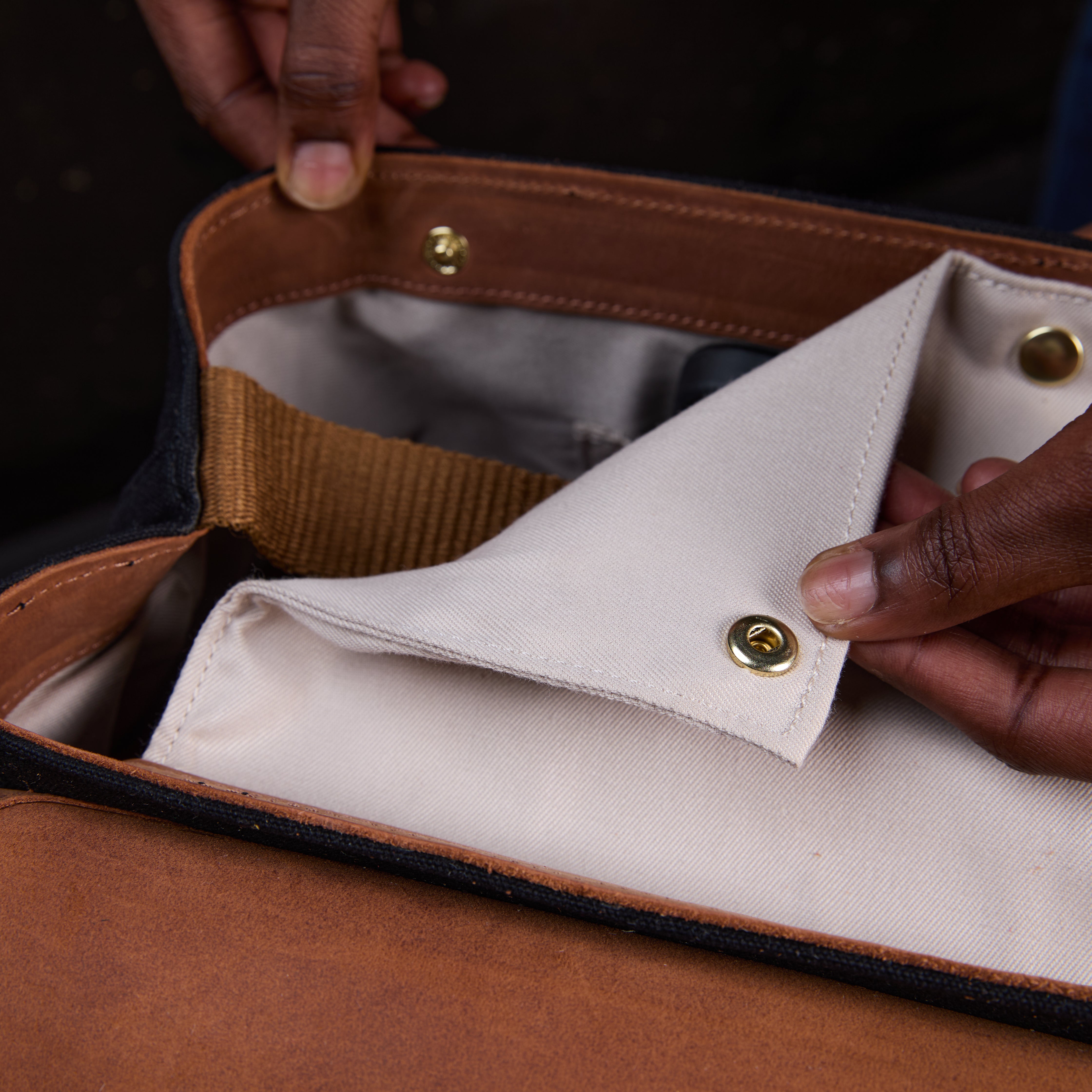 Pull-up Leather Weekender - Small