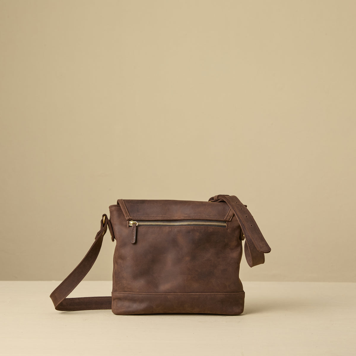Pull-up Leather Millicent Crossbody