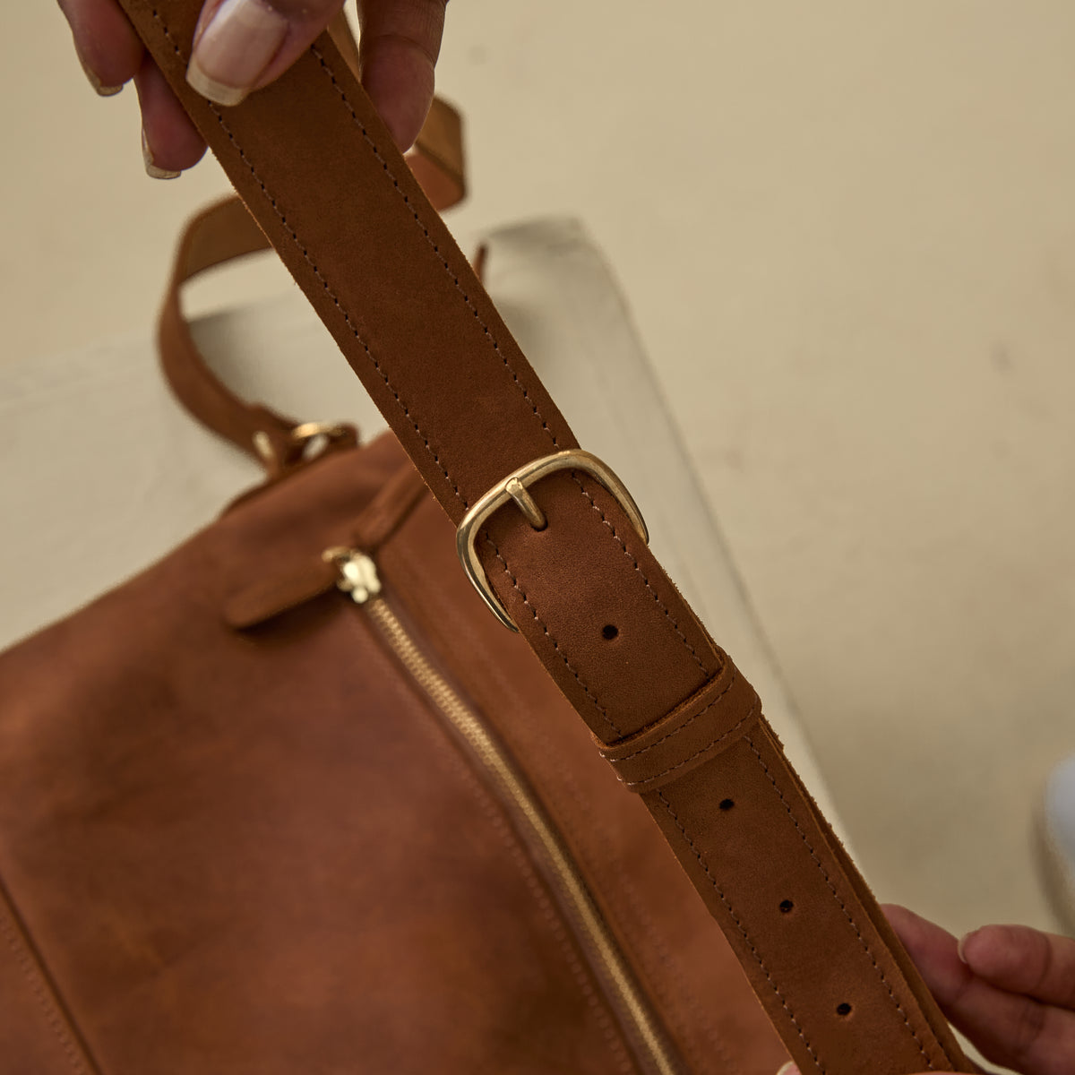 Pull-up Leather Millicent Crossbody